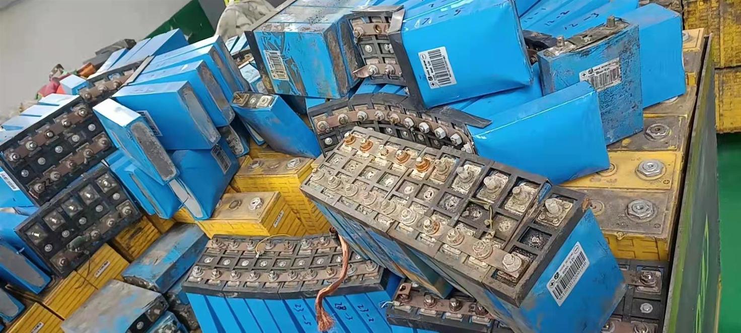 137.4GWh 廢舊鋰電池之困，2025 年回收設備如何化解？
