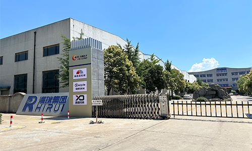 客戶參觀、考察鋰電池處理設備車間